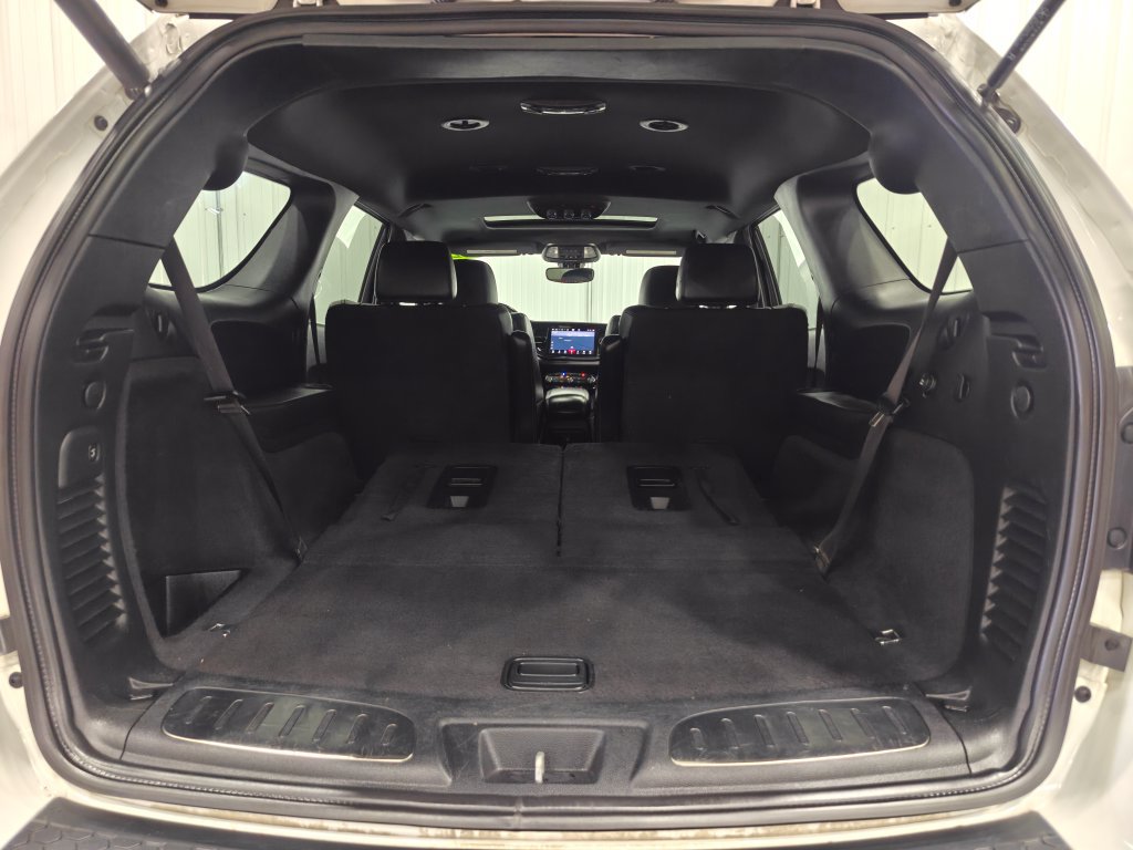 Used 2022 Dodge Durango R/T w/ Blacktop Package AWD/4WD image 37