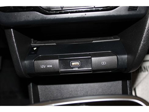 Used 2022 Kia Niro EX image 28