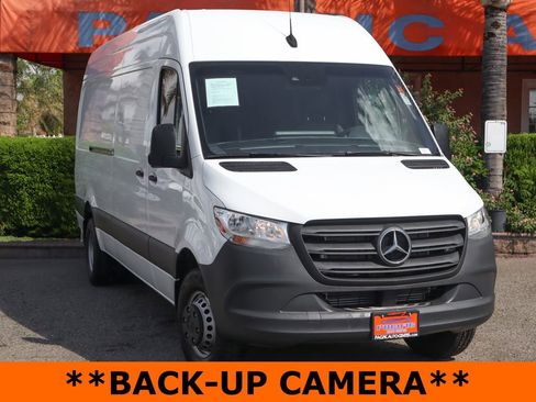 Used 2021 Mercedes-Benz Sprinter 3500 image 2