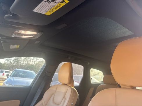 Certified 2023 Volvo XC60 B5 Ultimate w/ Protection Package Premier image 25