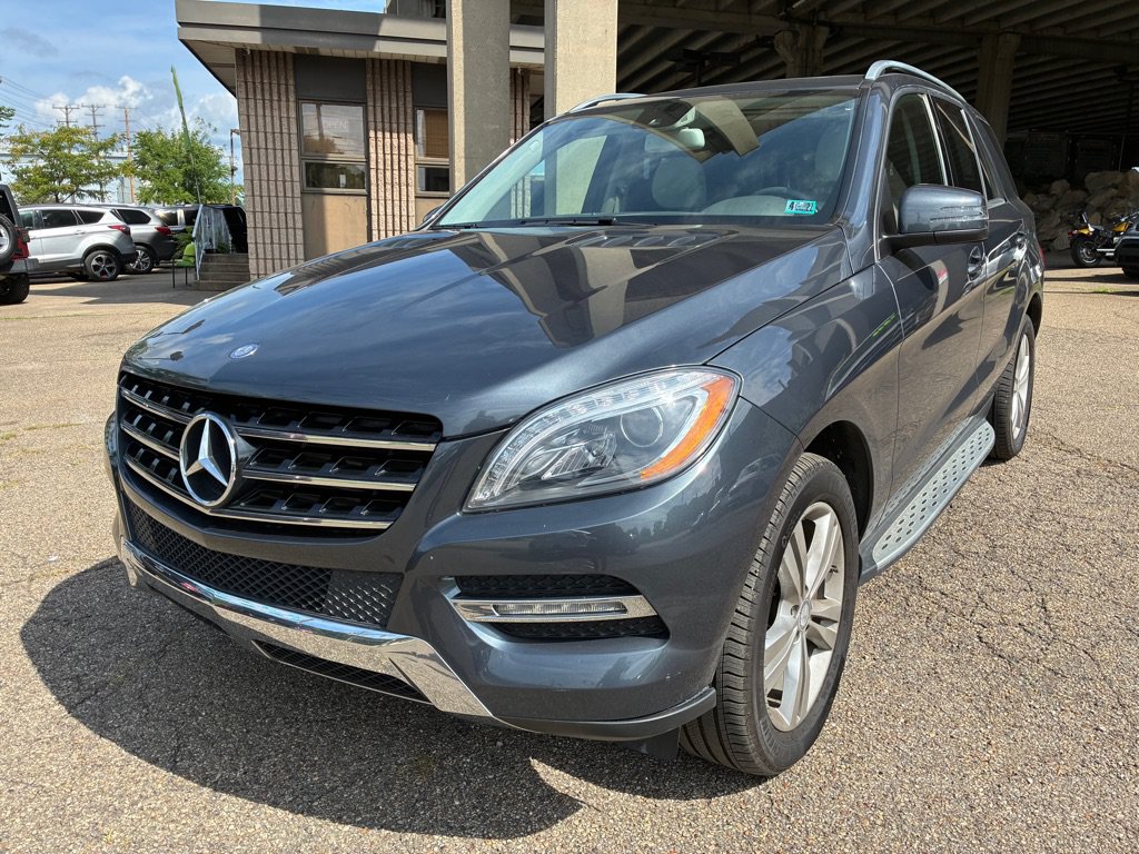 Used 2015 Mercedes-Benz ML 250 BlueTEC 4MATIC w/ Premium 1 Package image 1