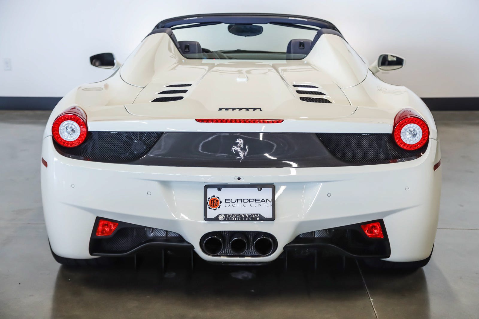 Used 2015 Ferrari 458 Spider RWD image 12