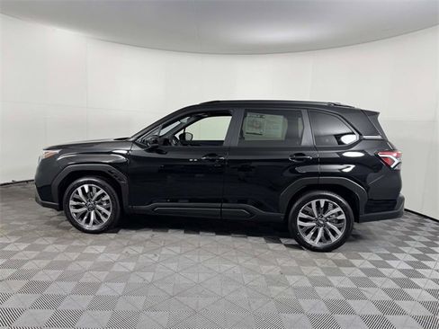 Used 2025 Subaru Forester Touring image 11