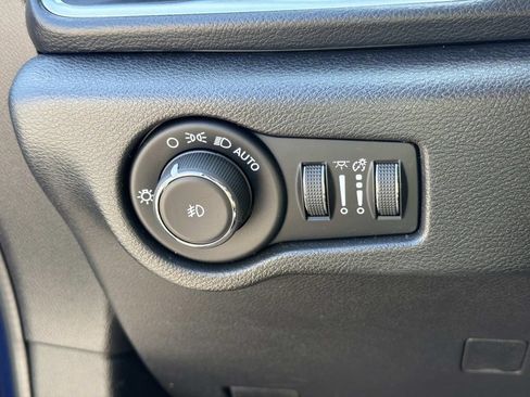Used 2019 Chrysler Pacifica Touring-L w/ Advanced Safetytec Group FWD image 13