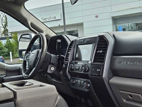 Used 2022 Ford F350 XLT w/ XLT Premium Package image 12