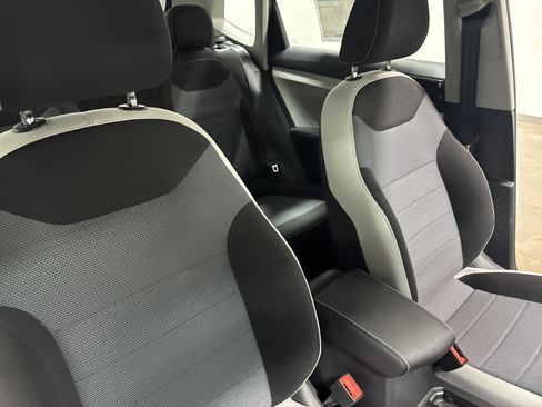 New 2026 Volkswagen Taos S image 38