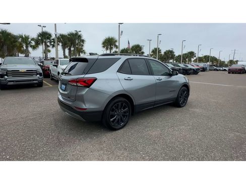 Used 2024 Chevrolet Equinox RS image 2
