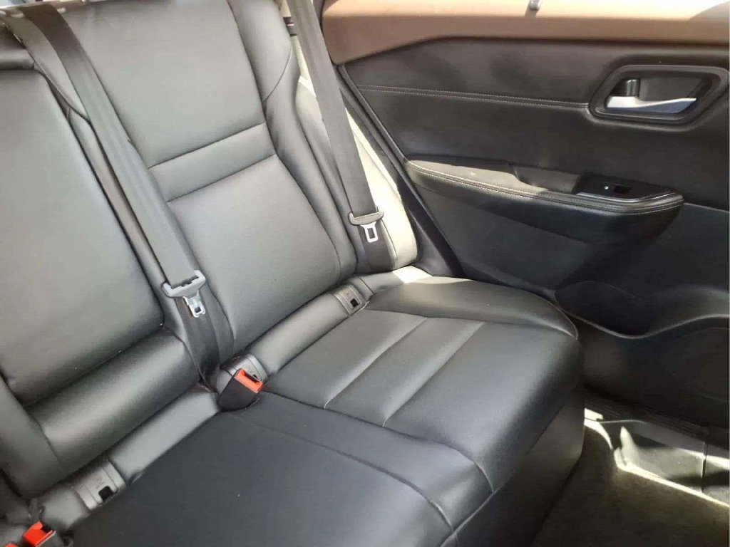 Used 2022 Nissan Rogue SV w/ SV Premium Package FWD image 19