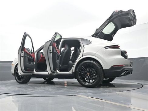New 2026 Porsche Cayenne Coupe image 26