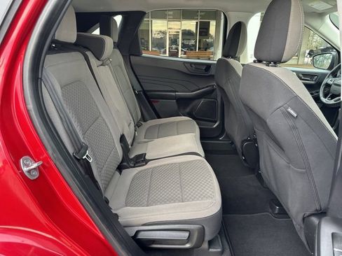 Used 2022 Ford Escape SE w/ SE Sport Appearance Package image 40