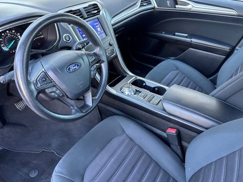 Used 2020 Ford Fusion SE FWD image 11