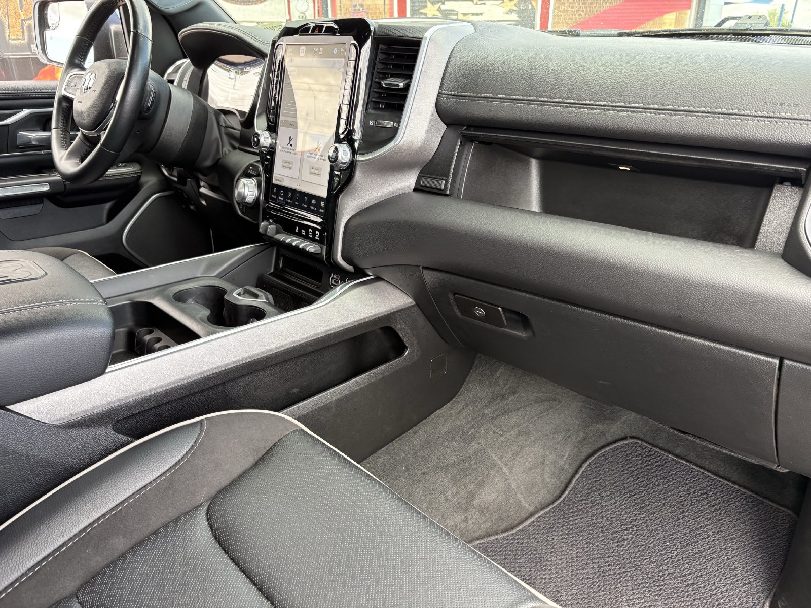 Used 2023 RAM 1500 Laramie AWD/4WD image 14