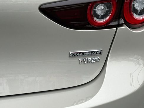 New 2025 MAZDA MAZDA3 Hatchback w/Premium Plus Pkg image 23