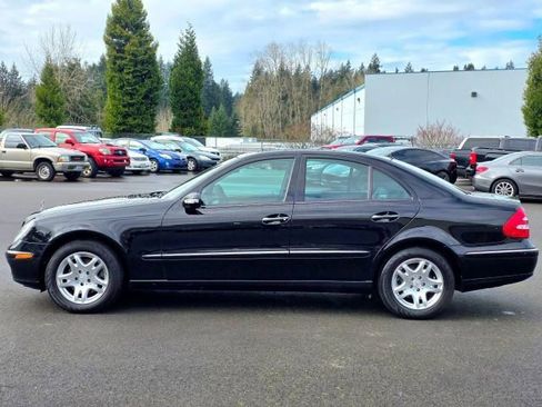 Used 2005 Mercedes-Benz E 320 4MATIC Sedan image 4