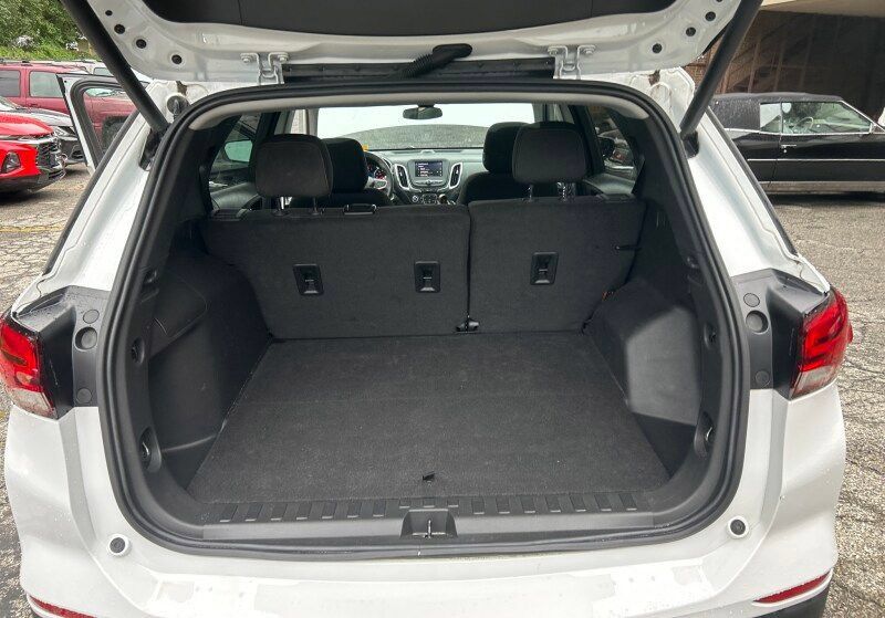 Used 2023 Chevrolet Equinox LT AWD/4WD image 10