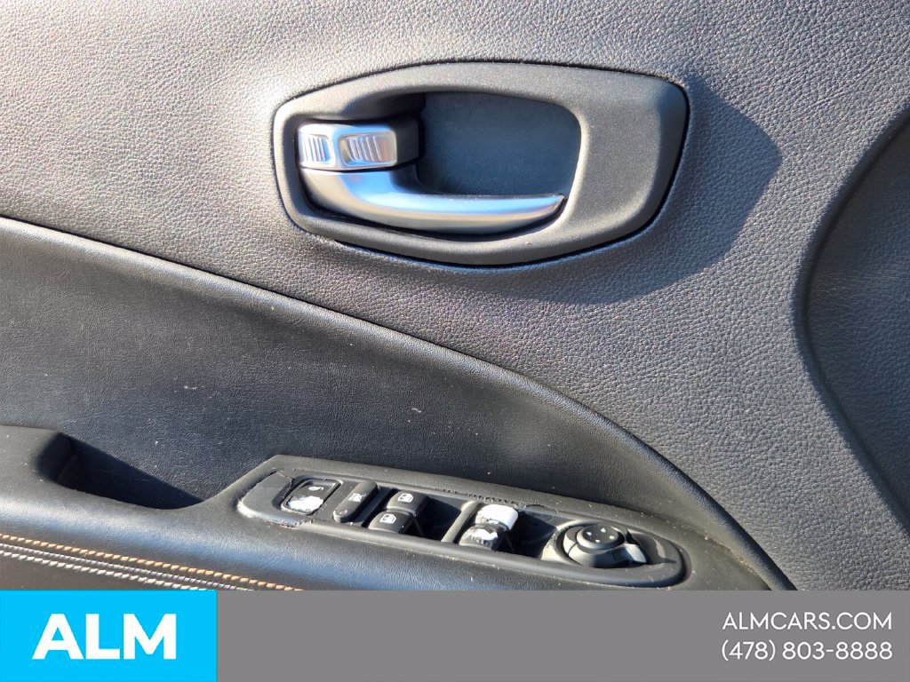 Used 2019 Jeep Compass Latitude FWD image 31