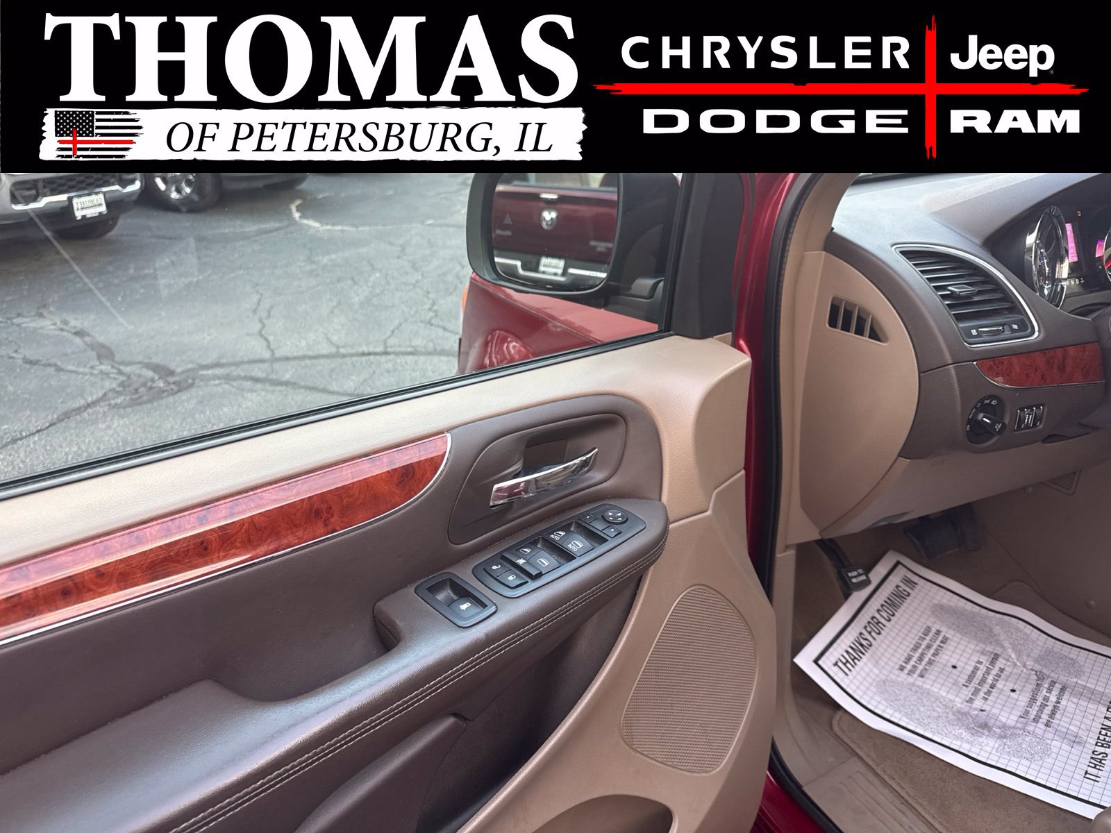 Used 2013 Chrysler Town & Country Touring-L FWD image 9