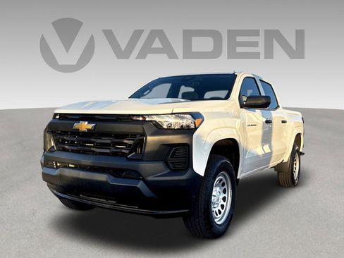 Used 2026 Chevrolet Colorado W/T w/ Advanced Trailering Package image 3