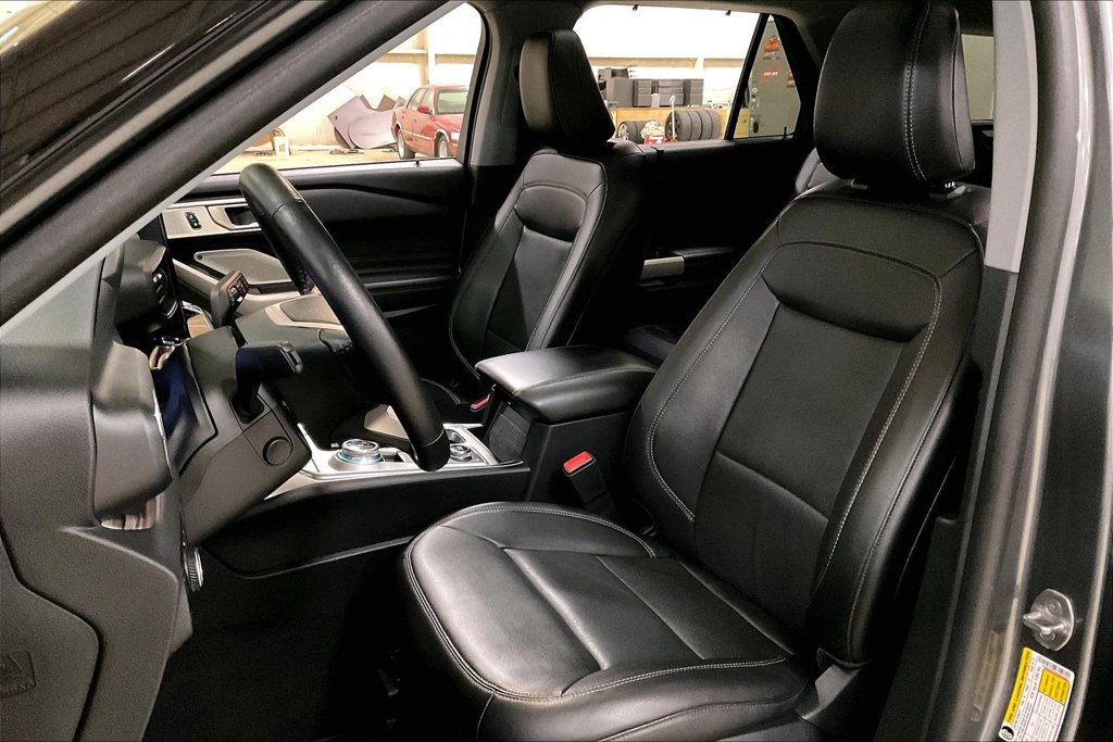 Certified 2023 Ford Explorer Limited w/ Limited Technology Package AWD/4WD image 24