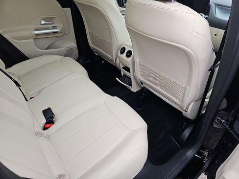 Certified 2025 Mercedes-Benz GLA 250 4MATIC image 12