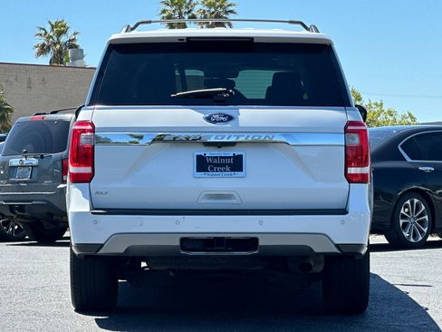 Used 2019 Ford Expedition XLT w/ Equipment Group 202A RWD image 9
