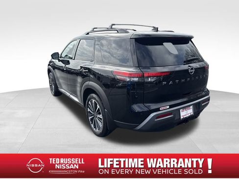 New 2026 Nissan Pathfinder Platinum image 3