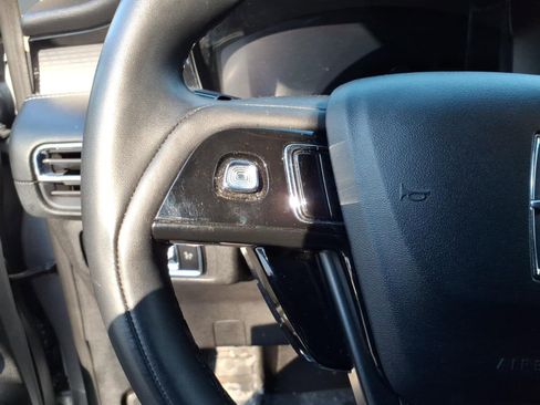 Used 2023 Lincoln Corsair AWD image 11