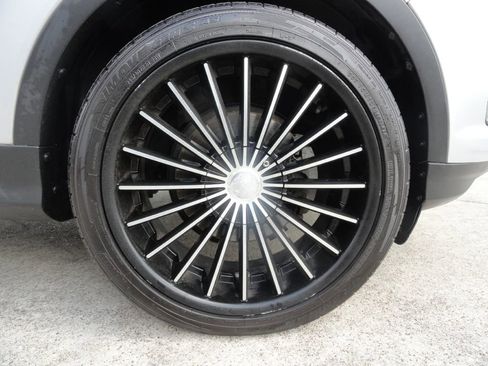 Used 2017 Ford Escape SE image 25