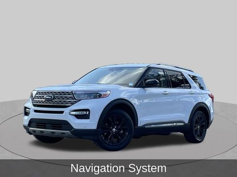 Used 2023 Ford Explorer Limited w/ Equipment Group 301A RWD image 2