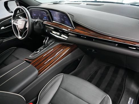 Used 2023 Cadillac Escalade Premium Luxury AWD/4WD image 43