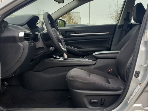 Used 2023 Nissan Altima 2.5 SV image 16