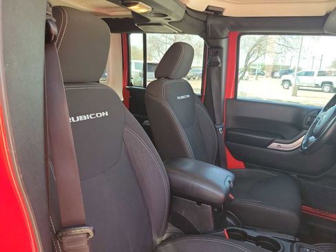 Used 2016 Jeep Wrangler Unlimited Rubicon w/ Connectivity Group image 10