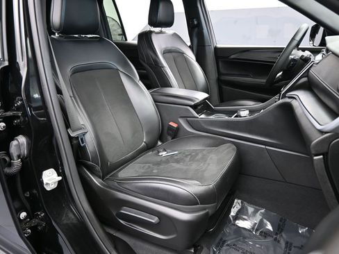 Used 2024 Jeep Grand Cherokee L Altitude image 48