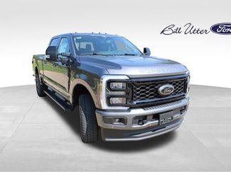 New 2026 Ford F250 Lariat w/ Black Appearance Package video 2