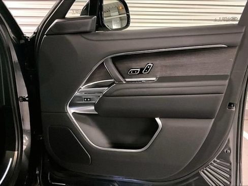 Certified 2024 Land Rover Range Rover SE AWD/4WD image 27