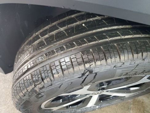 New 2025 Volkswagen Tiguan SE image 38