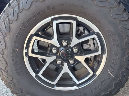 Used 2025 Jeep Wrangler Unlimited Rubicon AWD/4WD image 14