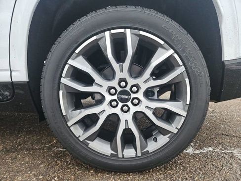 New 2026 GMC Acadia Denali Ultimate w/ LPO, Floor Liner Package image 9