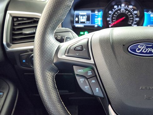 Certified 2022 Ford Edge ST w/ Equipment Group 401A image 18