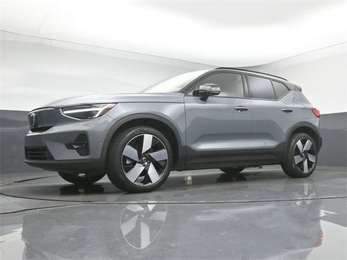 Used 2023 Volvo XC40 Recharge Ultimate image 38