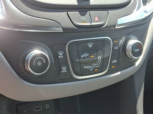 Used 2024 Chevrolet Equinox LS w/ LS Convenience Package AWD/4WD image 17