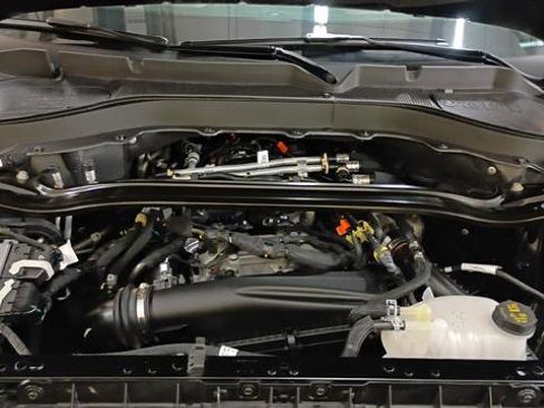 Used 2025 Ford Explorer ST-Line image 29