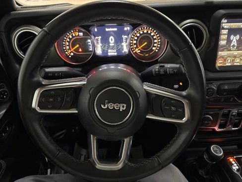Used 2019 Jeep Wrangler Unlimited Sahara w/ Uconnect 4C Nav & Sound Group AWD/4WD image 60