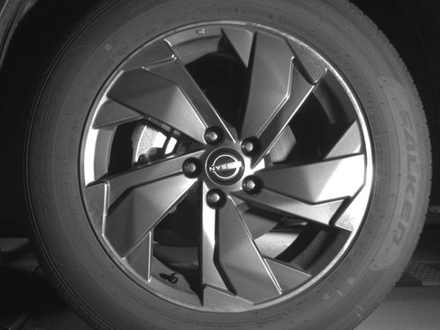Used 2025 Nissan Rogue SV FWD image 12