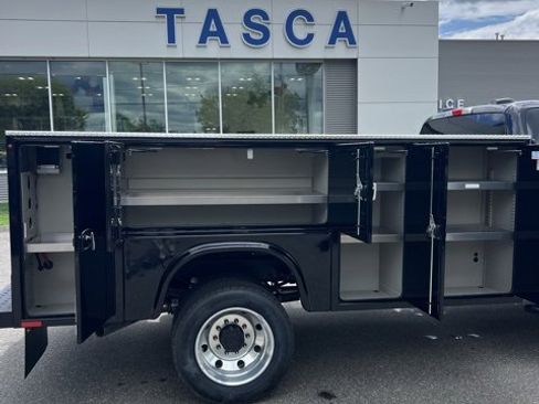 New 2025 Ford F450 XLT w/ XLT Value Package image 15