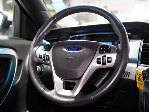 Used 2018 Ford Taurus SEL image 13