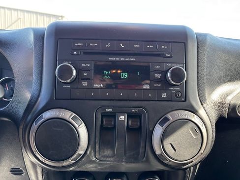 Used 2015 Jeep Wrangler Sport w/ Quick Order Package 23S AWD/4WD image 22