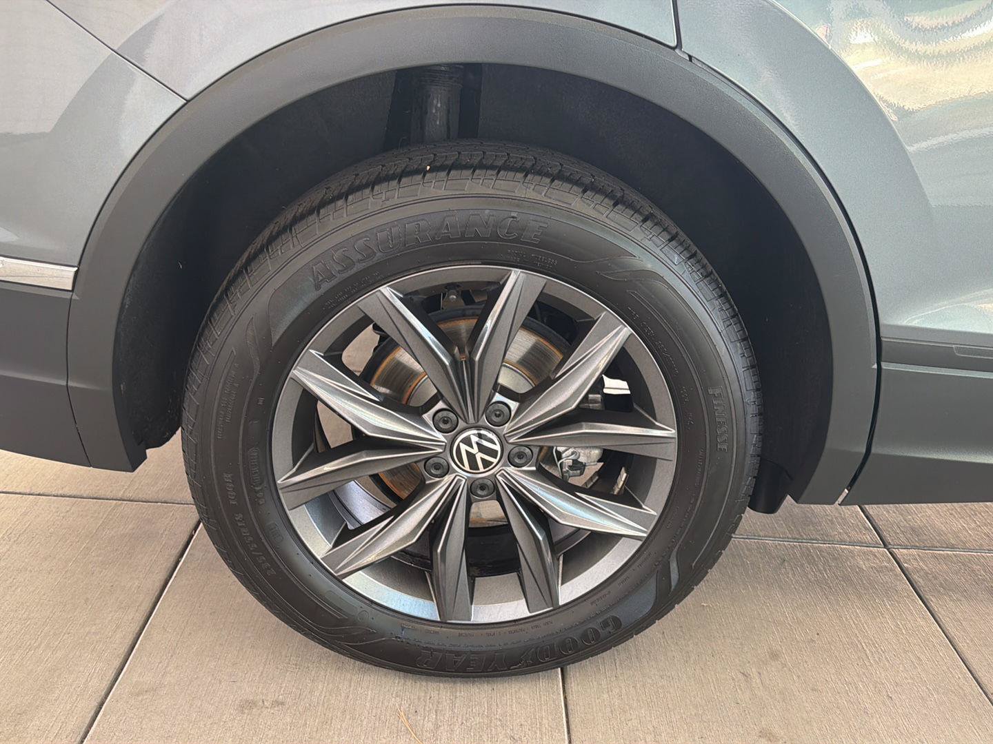 Certified 2023 Volkswagen Tiguan SE FWD image 11