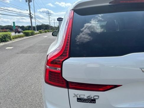 Used 2024 Volvo XC60 B5 Core w/ Climate Package AWD/4WD image 10