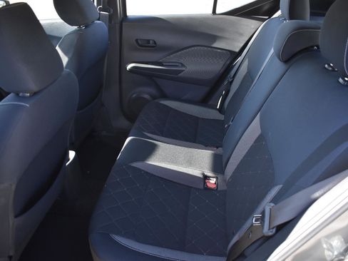 Used 2018 Nissan Kicks S image 17